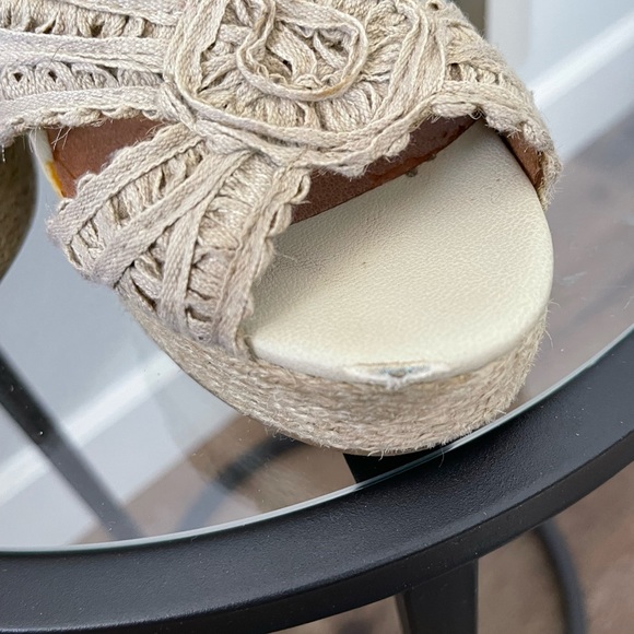 Lucky Brand Tan Wedges - Picture 3 of 5